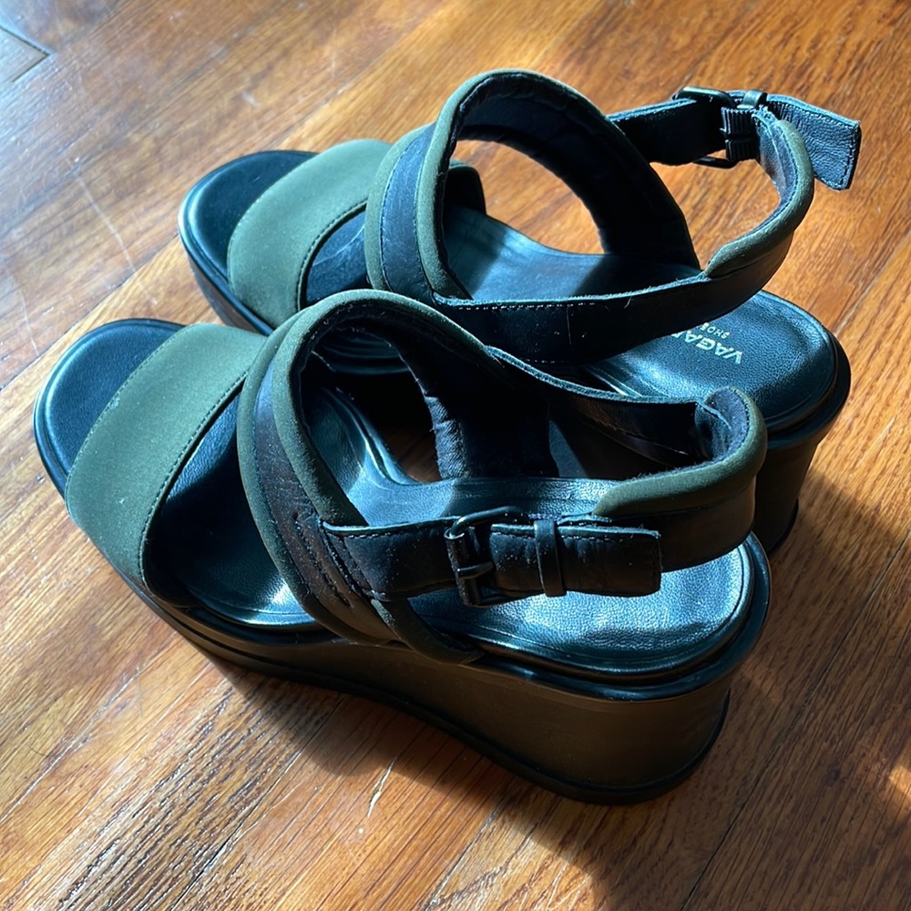 Comfy wedge heels with cute padded back strap-Size 7 womens
